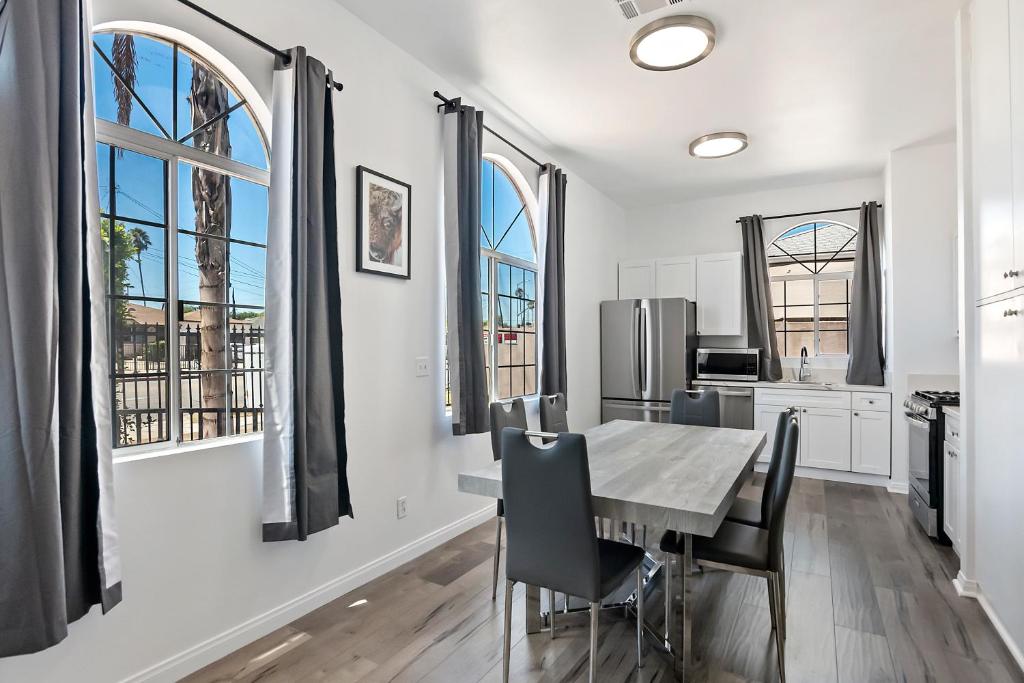 3bed 2bath apartment near universal studio hollywood sleep 7